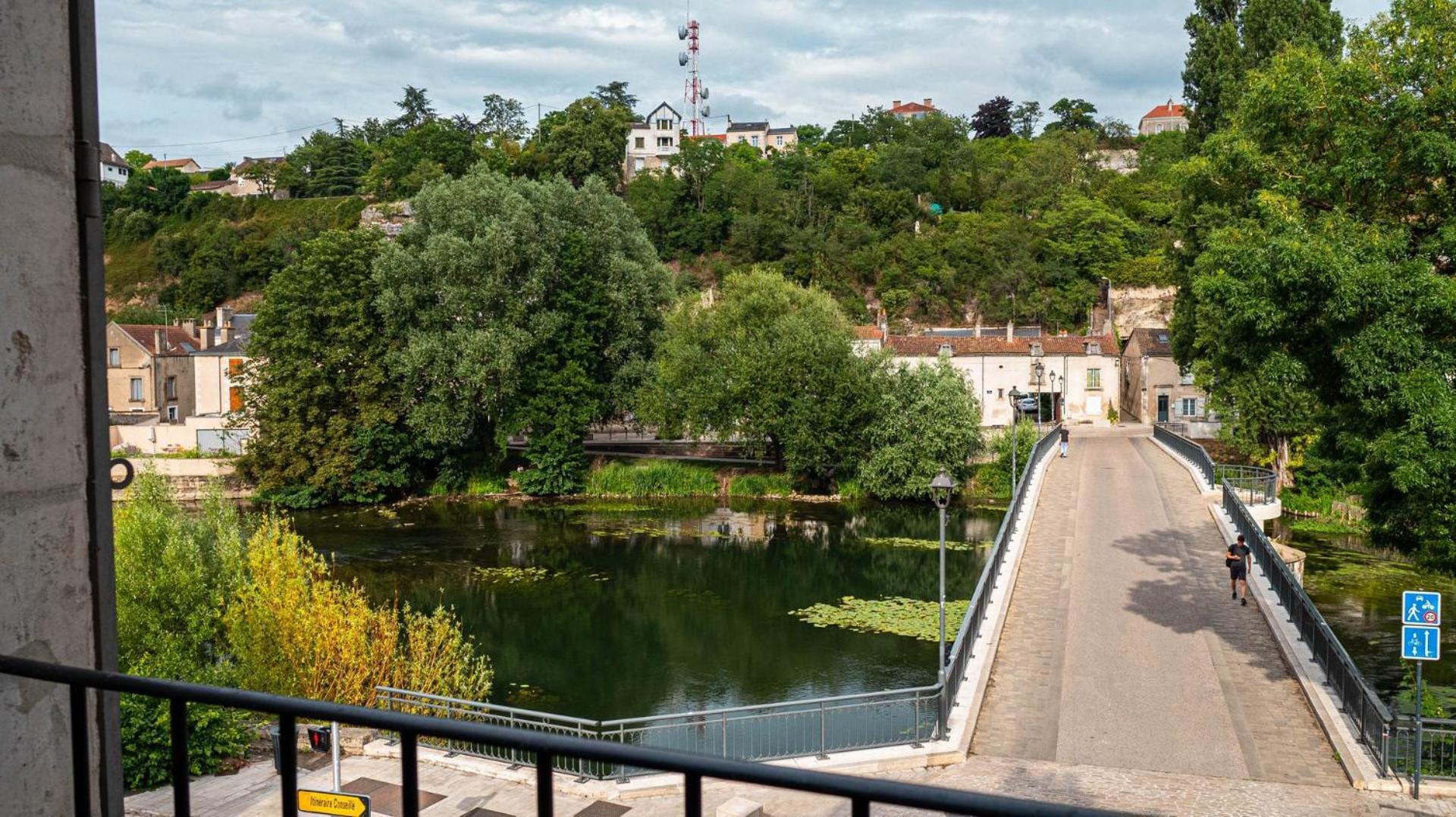 ポアティエLes Rives Du Clain - Sublime T4 Au Bord De L'Eauアパートメント エクステリア 写真
